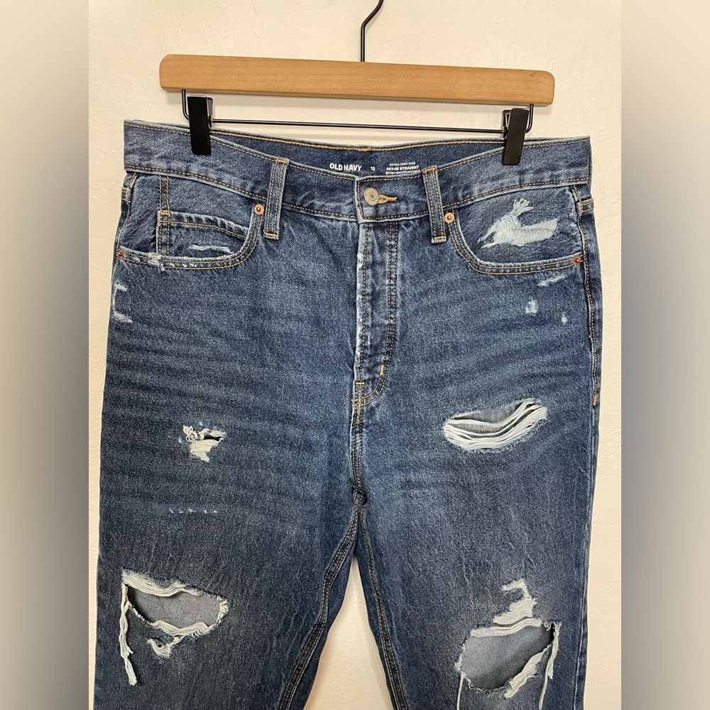 Old Navy Extra High Rise Sky Hi Straight Distressed Jeans - Picture 3 of 14